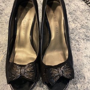 Karen Scott Size 9 3 inch Heel